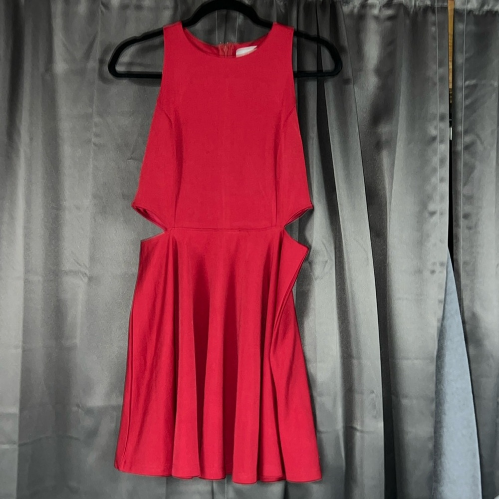 Red dress, medium